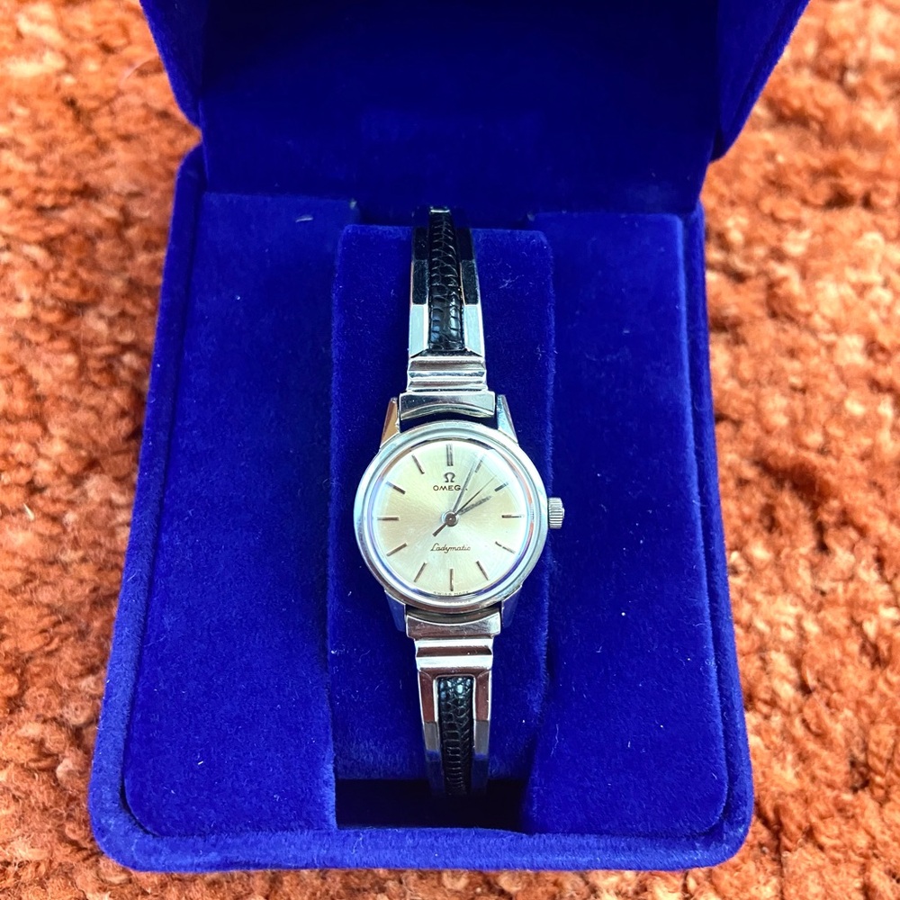 Ladies SWISS made OMEGA LADYMATIC watch💖💖💖 - Picture 14 of 14